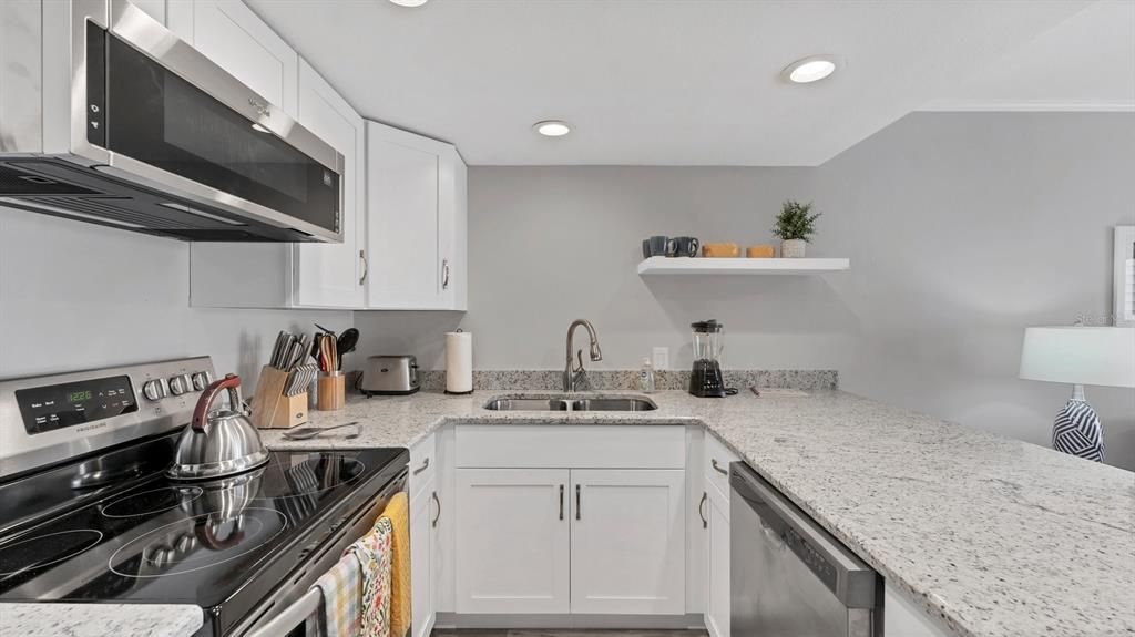 待售: $169,900 (1 贝兹, 1 浴室, 616 平方英尺)