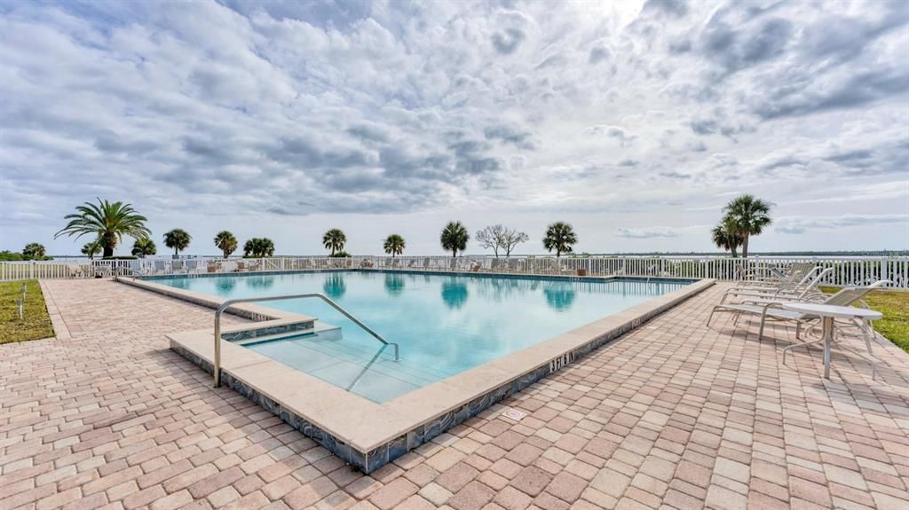 待售: $169,900 (1 贝兹, 1 浴室, 616 平方英尺)