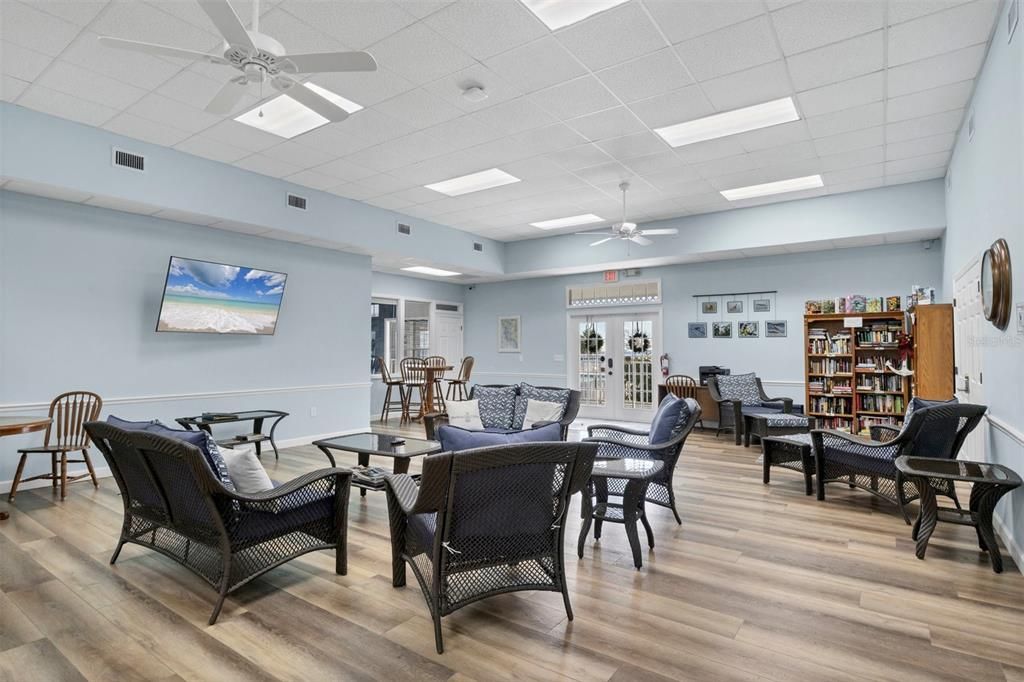 待售: $169,900 (1 贝兹, 1 浴室, 616 平方英尺)