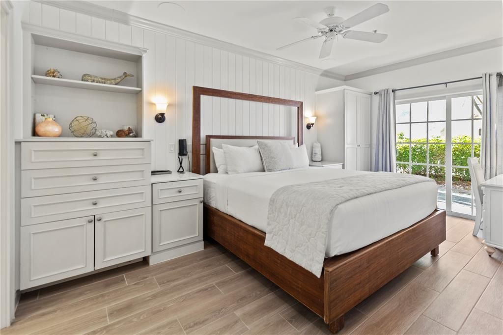 For Sale: $699,000 (2 beds, 2 baths, 834 Square Feet)