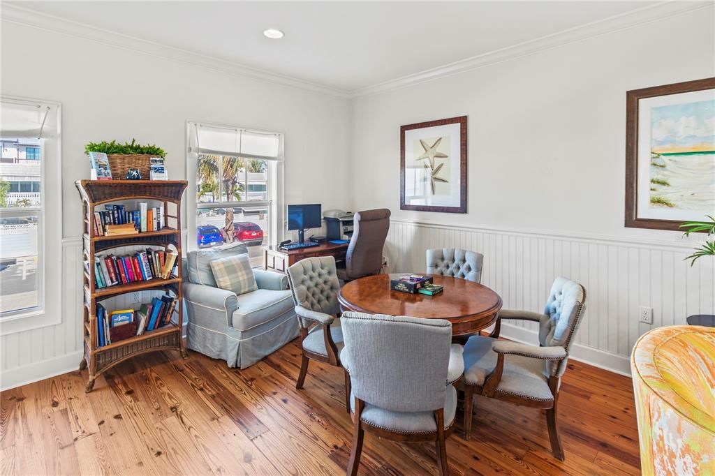 For Sale: $699,000 (2 beds, 2 baths, 834 Square Feet)