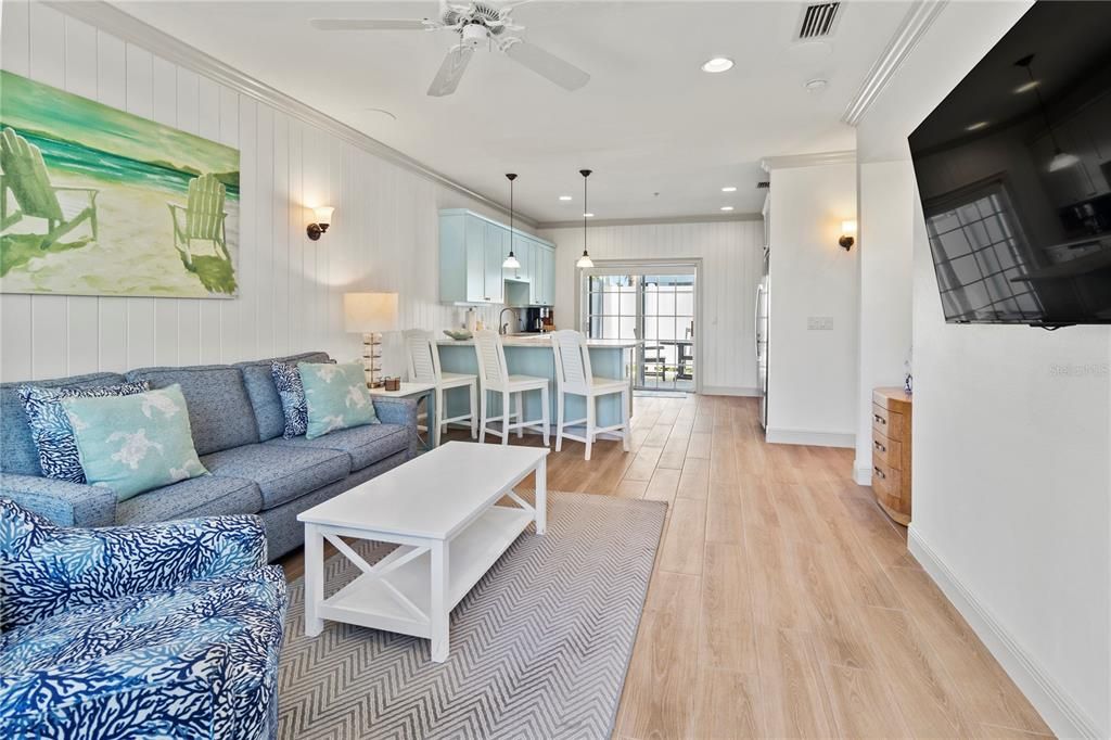 For Sale: $699,000 (2 beds, 2 baths, 834 Square Feet)