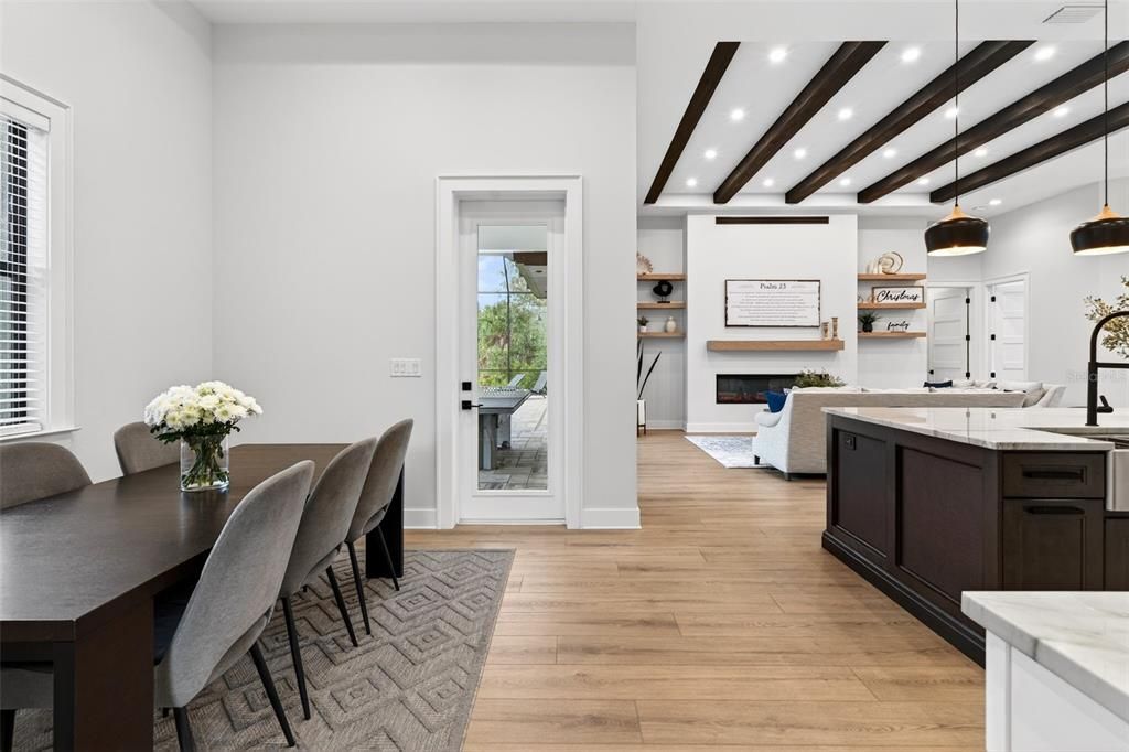 На продажу: $944,800 (3 спален, 2 ванн, 2207 Квадратных фут)