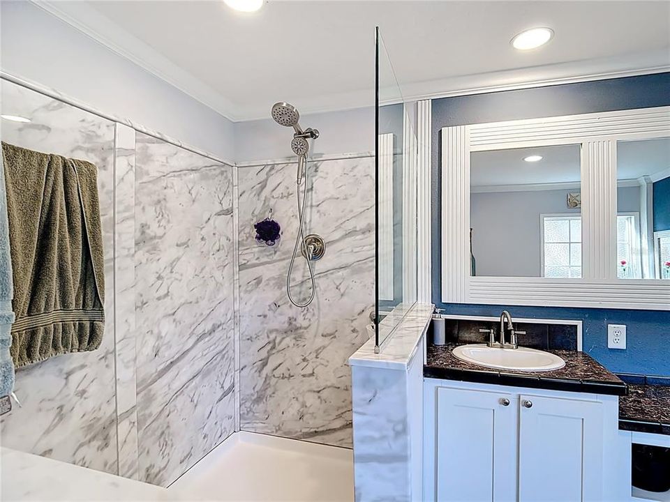 For Sale: $375,000 (3 beds, 2 baths, 1568 Square Feet)