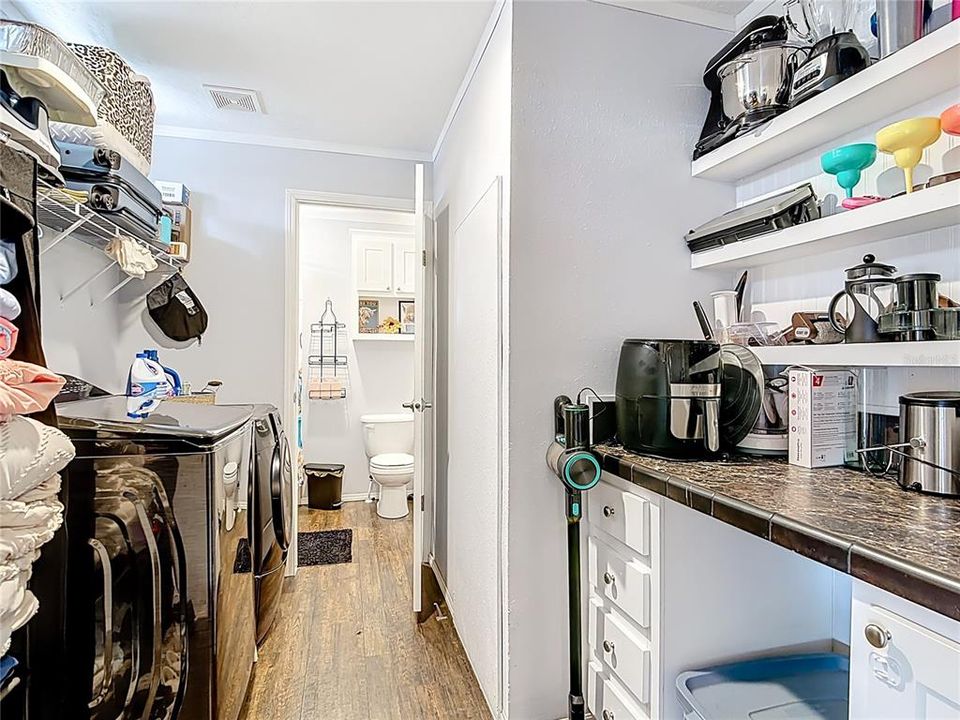 For Sale: $375,000 (3 beds, 2 baths, 1568 Square Feet)