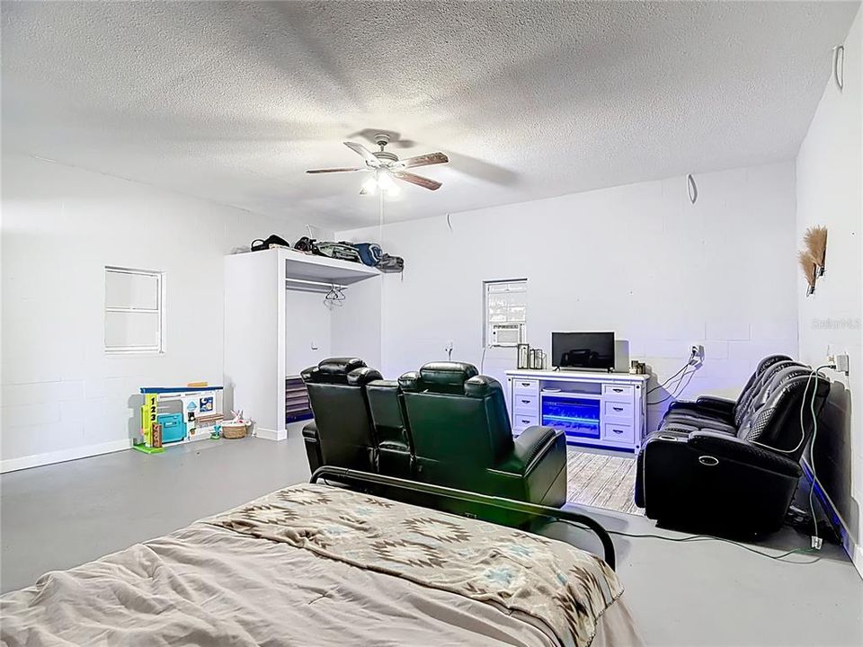 For Sale: $375,000 (3 beds, 2 baths, 1568 Square Feet)