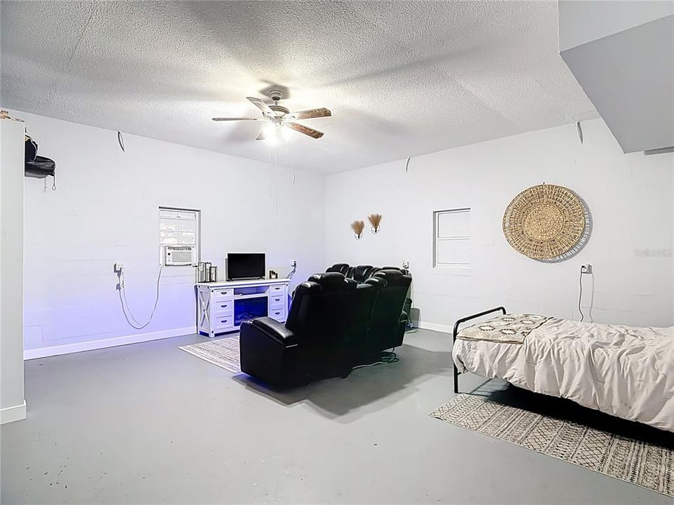 For Sale: $375,000 (3 beds, 2 baths, 1568 Square Feet)