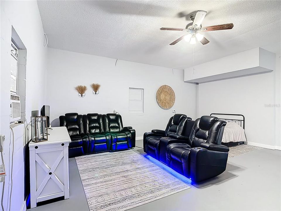 For Sale: $375,000 (3 beds, 2 baths, 1568 Square Feet)