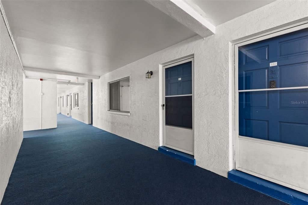 For Sale: $69,900 (1 beds, 1 baths, 690 Square Feet)