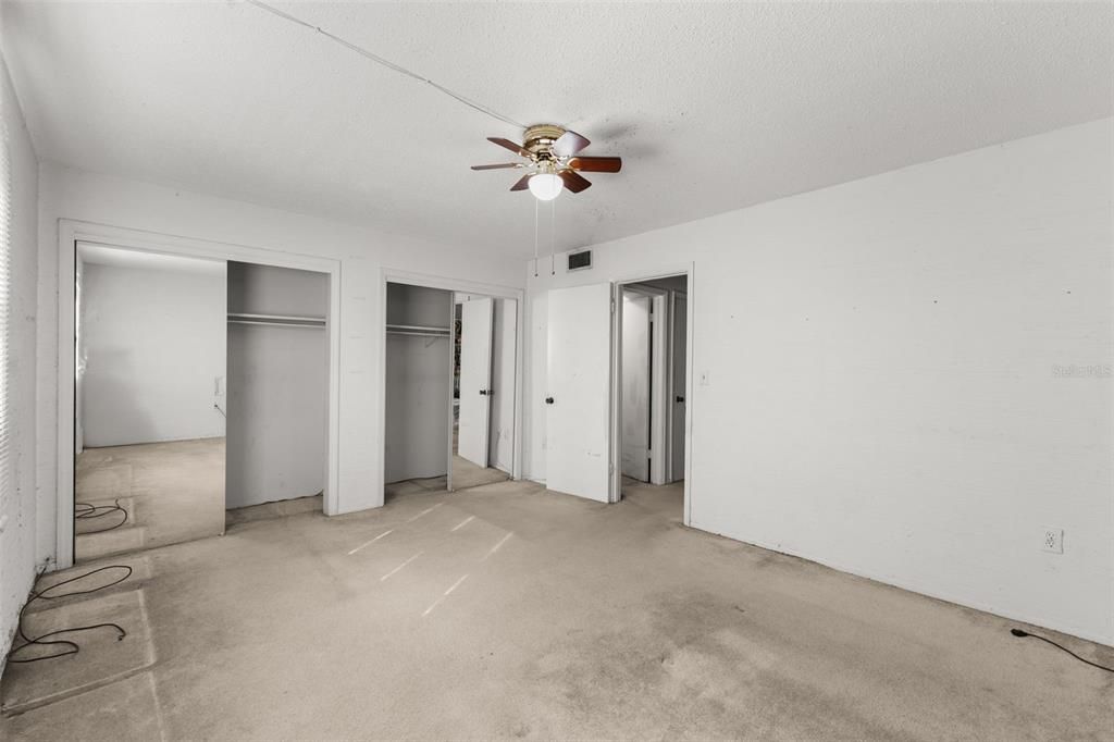 For Sale: $69,900 (1 beds, 1 baths, 690 Square Feet)