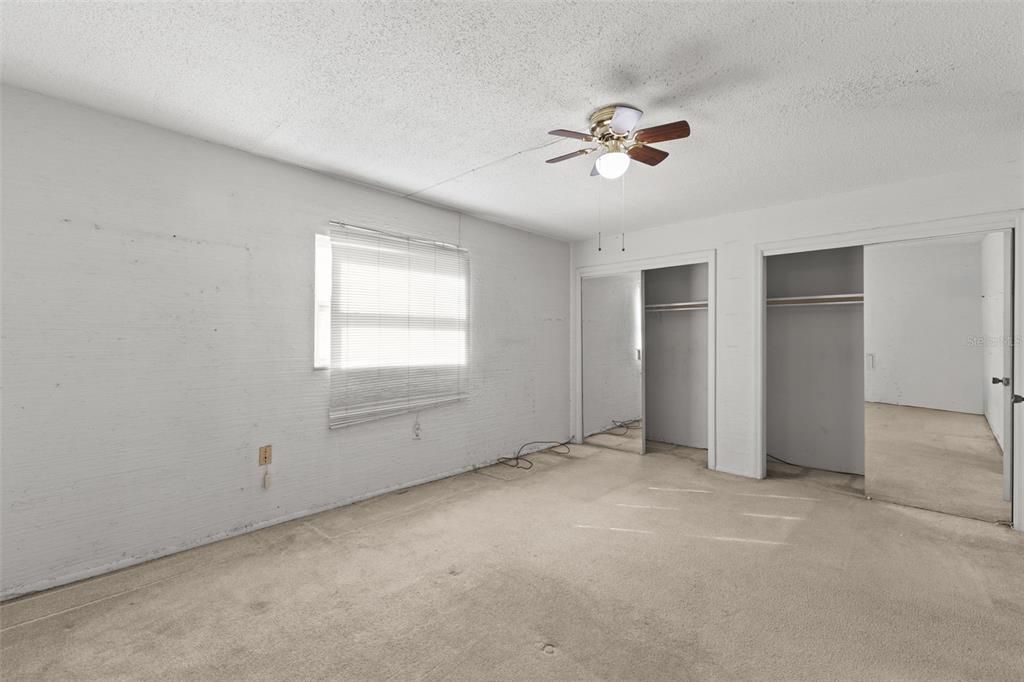 For Sale: $69,900 (1 beds, 1 baths, 690 Square Feet)