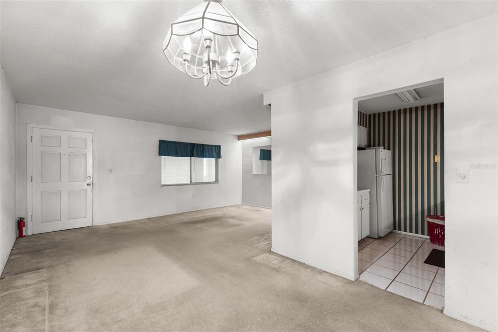 For Sale: $69,900 (1 beds, 1 baths, 690 Square Feet)