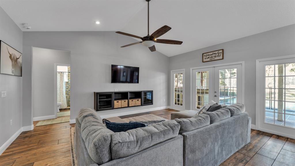 待售: $929,900 (4 贝兹, 2 浴室, 2229 平方英尺)