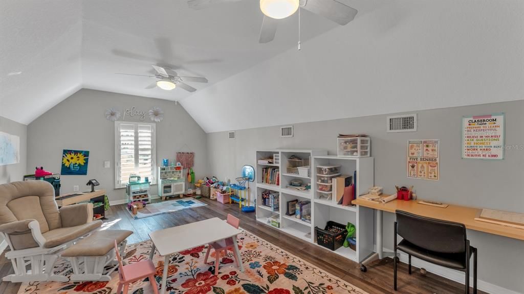 待售: $929,900 (4 贝兹, 2 浴室, 2229 平方英尺)