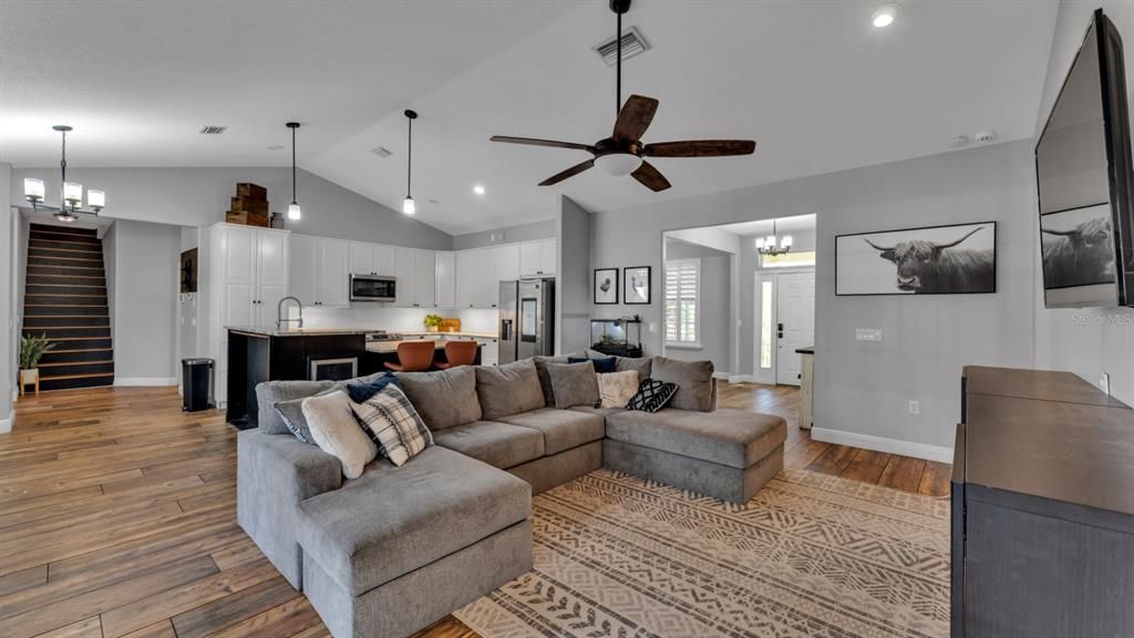 待售: $929,900 (4 贝兹, 2 浴室, 2229 平方英尺)