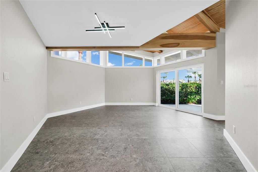 En Venta: $1,695,000 (4 camas, 2 baños, 3106 Pies cuadrados)