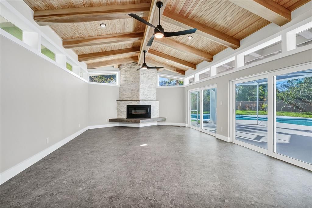 En Venta: $1,695,000 (4 camas, 2 baños, 3106 Pies cuadrados)