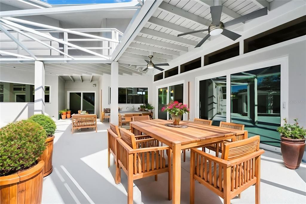 En Venta: $1,695,000 (4 camas, 2 baños, 3106 Pies cuadrados)