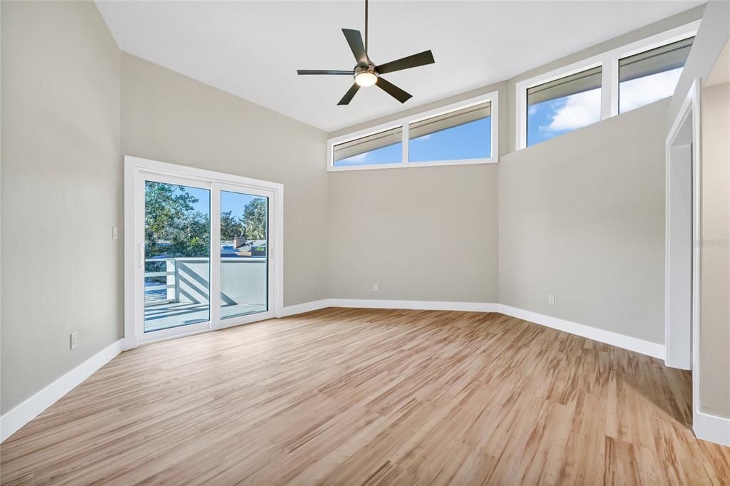 En Venta: $1,695,000 (4 camas, 2 baños, 3106 Pies cuadrados)