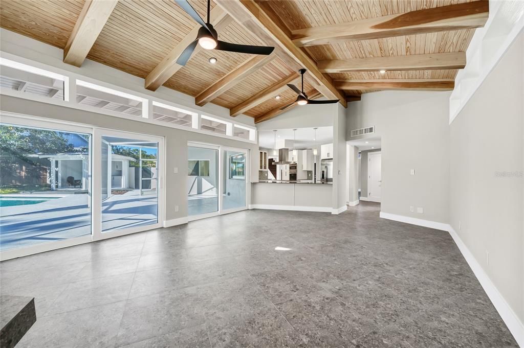 En Venta: $1,695,000 (4 camas, 2 baños, 3106 Pies cuadrados)