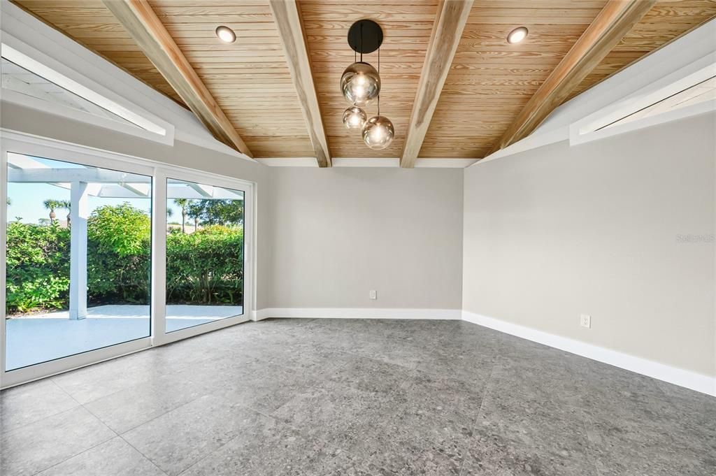 En Venta: $1,695,000 (4 camas, 2 baños, 3106 Pies cuadrados)