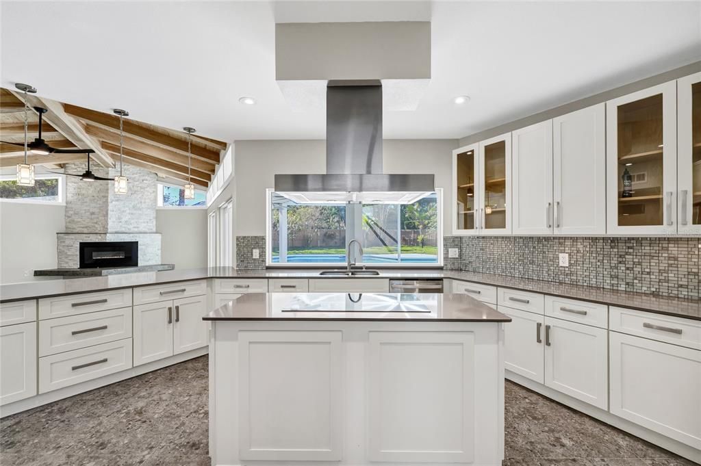 En Venta: $1,695,000 (4 camas, 2 baños, 3106 Pies cuadrados)