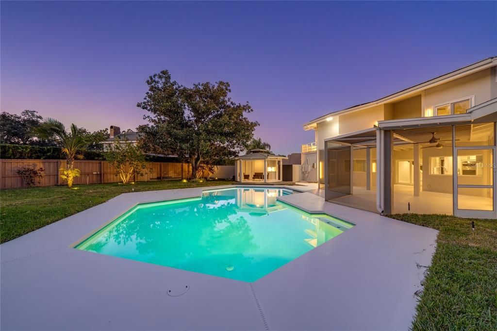 En Venta: $1,695,000 (4 camas, 2 baños, 3106 Pies cuadrados)