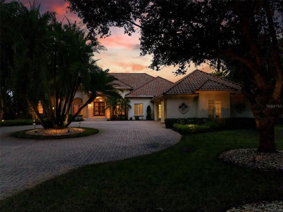 待售: $3,400,000 (6 贝兹, 6 浴室, 4988 平方英尺)