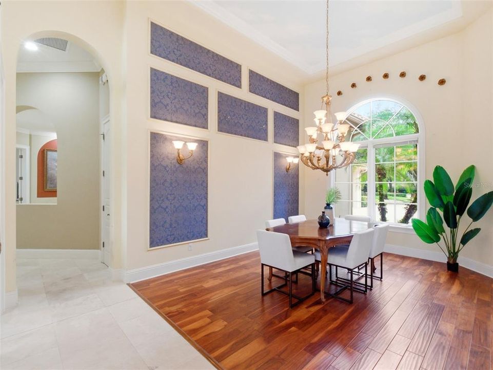 待售: $3,400,000 (6 贝兹, 6 浴室, 4988 平方英尺)