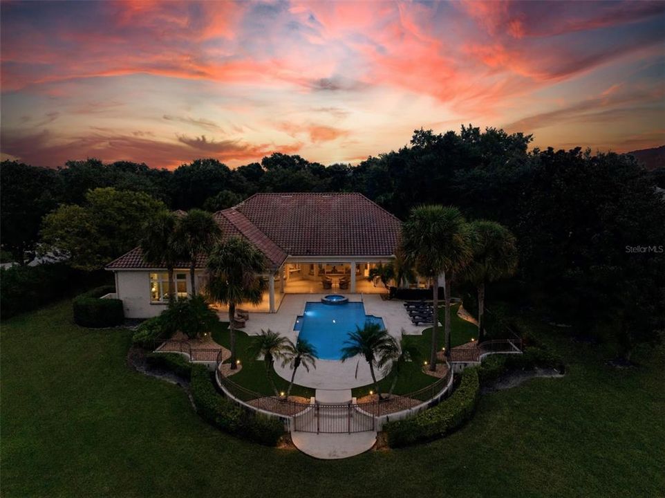 待售: $3,400,000 (6 贝兹, 6 浴室, 4988 平方英尺)