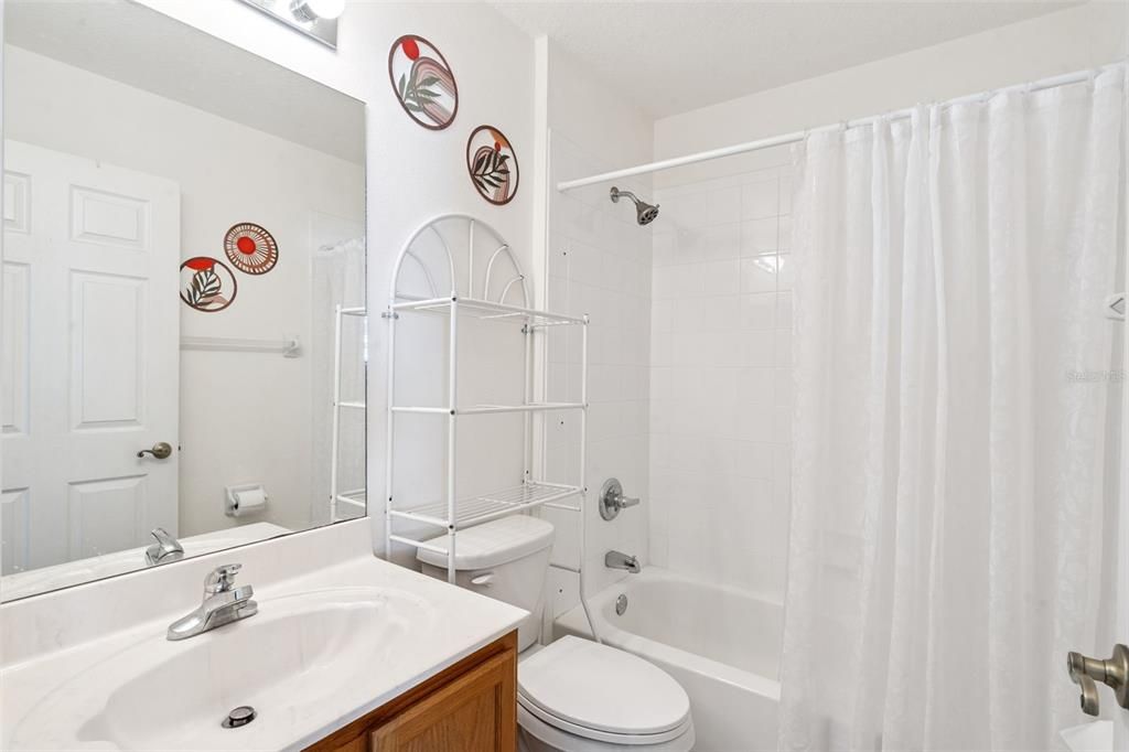For Sale: $255,000 (2 beds, 2 baths, 1328 Square Feet)