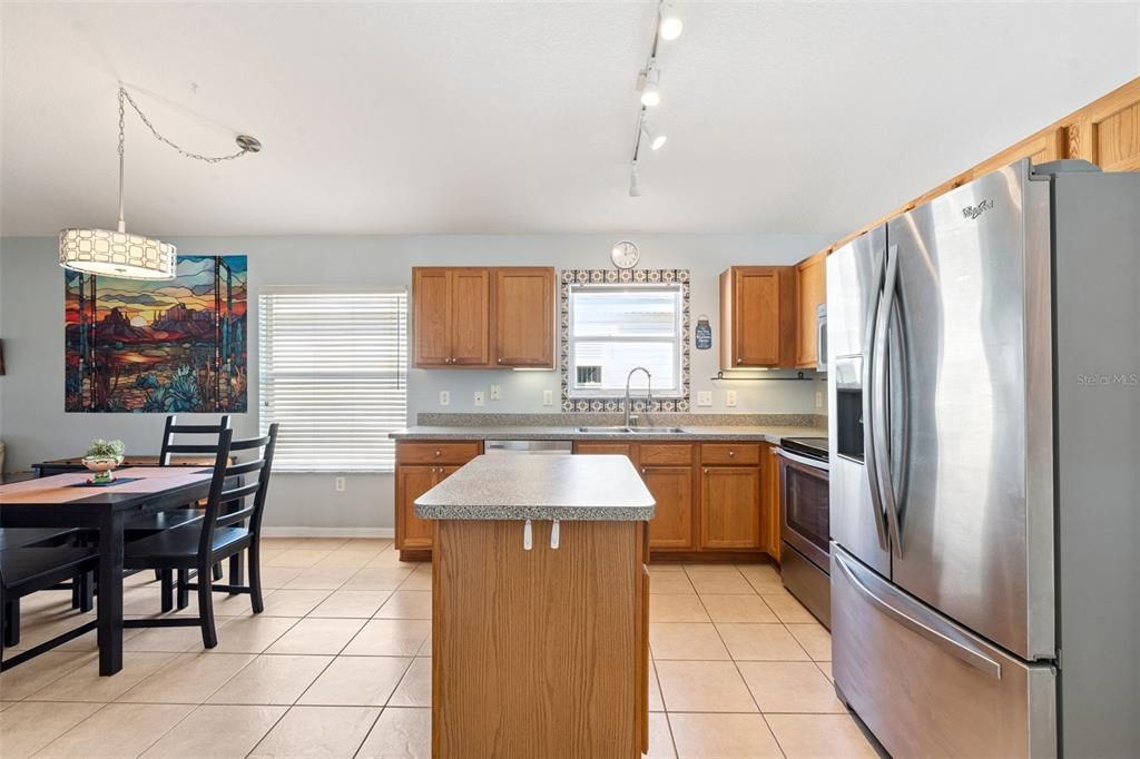 For Sale: $255,000 (2 beds, 2 baths, 1328 Square Feet)