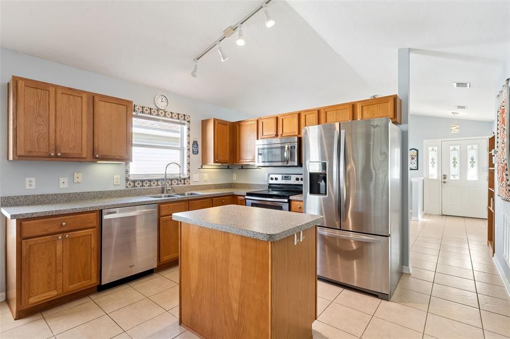 For Sale: $255,000 (2 beds, 2 baths, 1328 Square Feet)