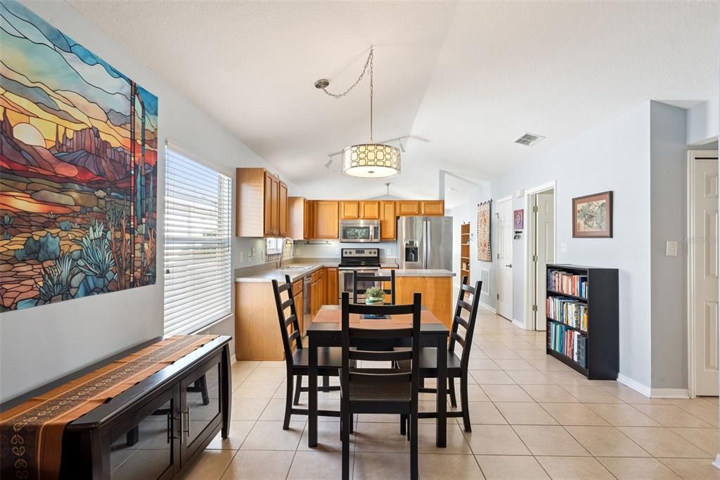 For Sale: $255,000 (2 beds, 2 baths, 1328 Square Feet)