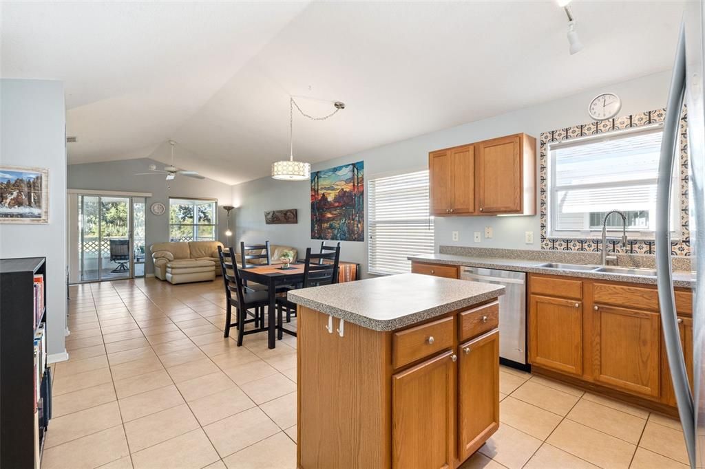 For Sale: $255,000 (2 beds, 2 baths, 1328 Square Feet)