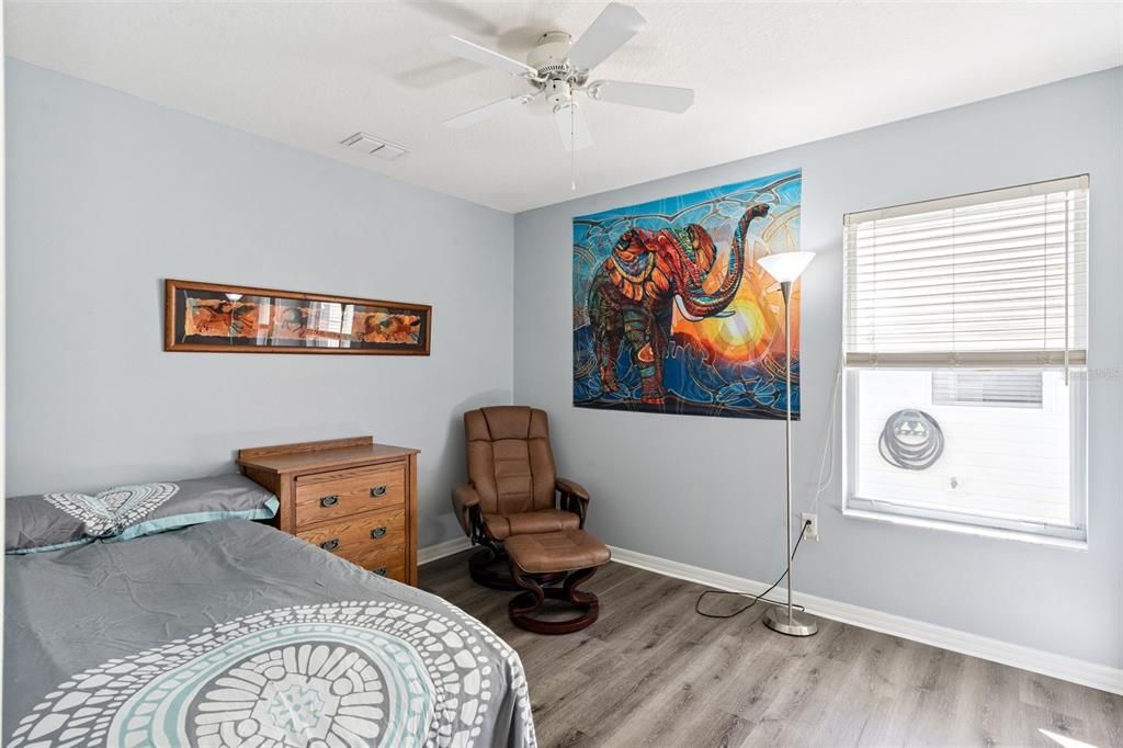 For Sale: $255,000 (2 beds, 2 baths, 1328 Square Feet)