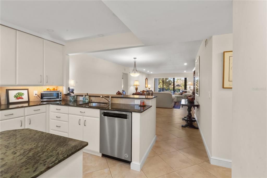 For Sale: $599,000 (3 beds, 3 baths, 1635 Square Feet)