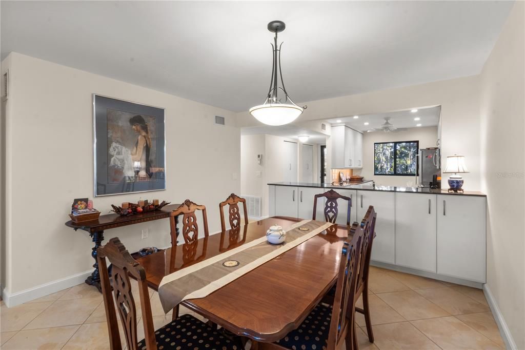 For Sale: $599,000 (3 beds, 3 baths, 1635 Square Feet)