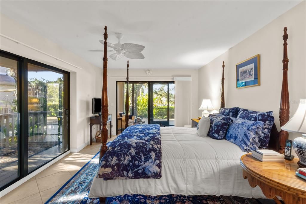 For Sale: $599,000 (3 beds, 3 baths, 1635 Square Feet)