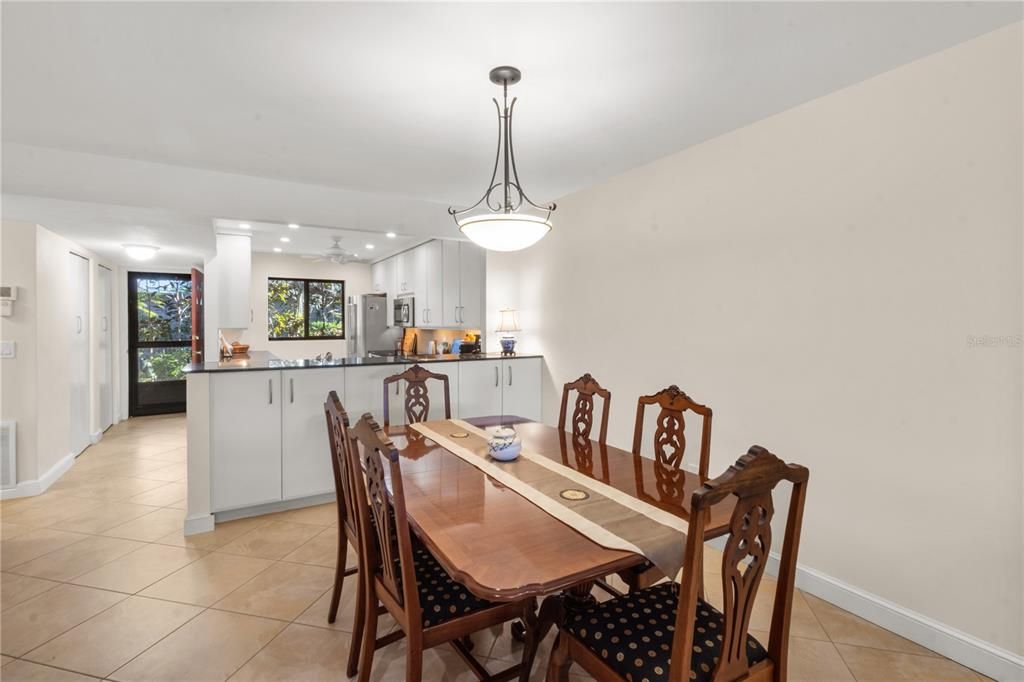 For Sale: $599,000 (3 beds, 3 baths, 1635 Square Feet)