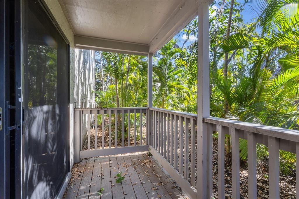 For Sale: $599,000 (3 beds, 3 baths, 1635 Square Feet)