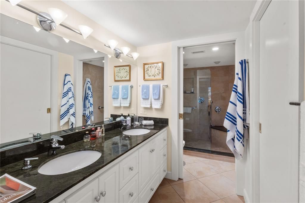 For Sale: $599,000 (3 beds, 3 baths, 1635 Square Feet)