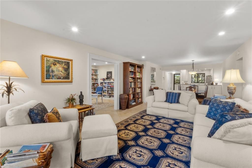 For Sale: $599,000 (3 beds, 3 baths, 1635 Square Feet)