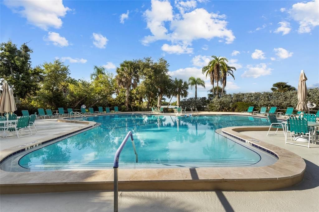 For Sale: $599,000 (3 beds, 3 baths, 1635 Square Feet)