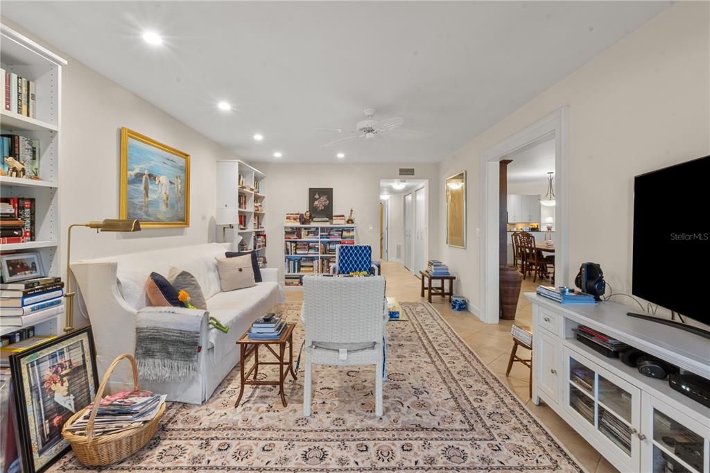 For Sale: $599,000 (3 beds, 3 baths, 1635 Square Feet)