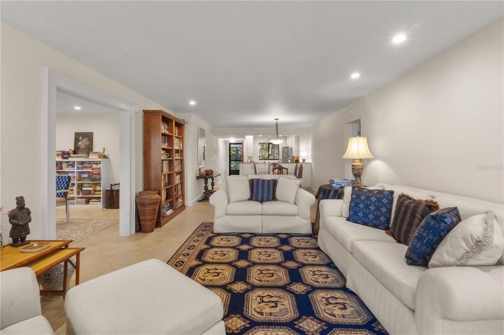 For Sale: $599,000 (3 beds, 3 baths, 1635 Square Feet)