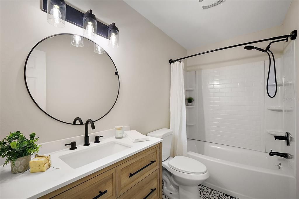 На продажу: $255,000 (3 спален, 2 ванн, 1293 Квадратных фут)