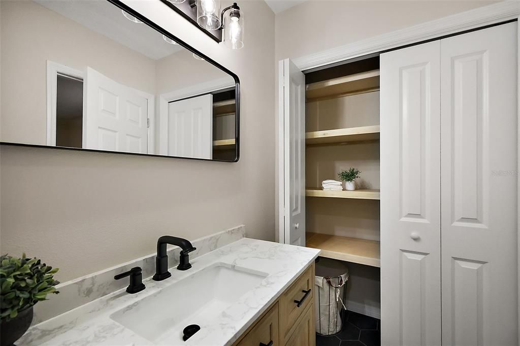 На продажу: $255,000 (3 спален, 2 ванн, 1293 Квадратных фут)