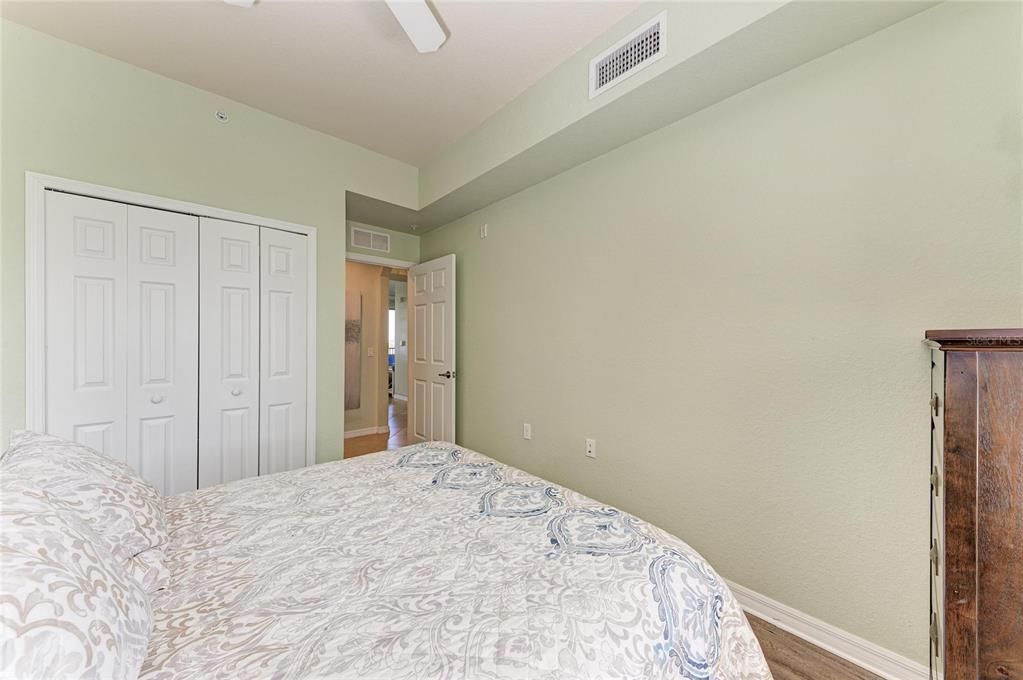 待售: $299,000 (2 贝兹, 2 浴室, 1156 平方英尺)