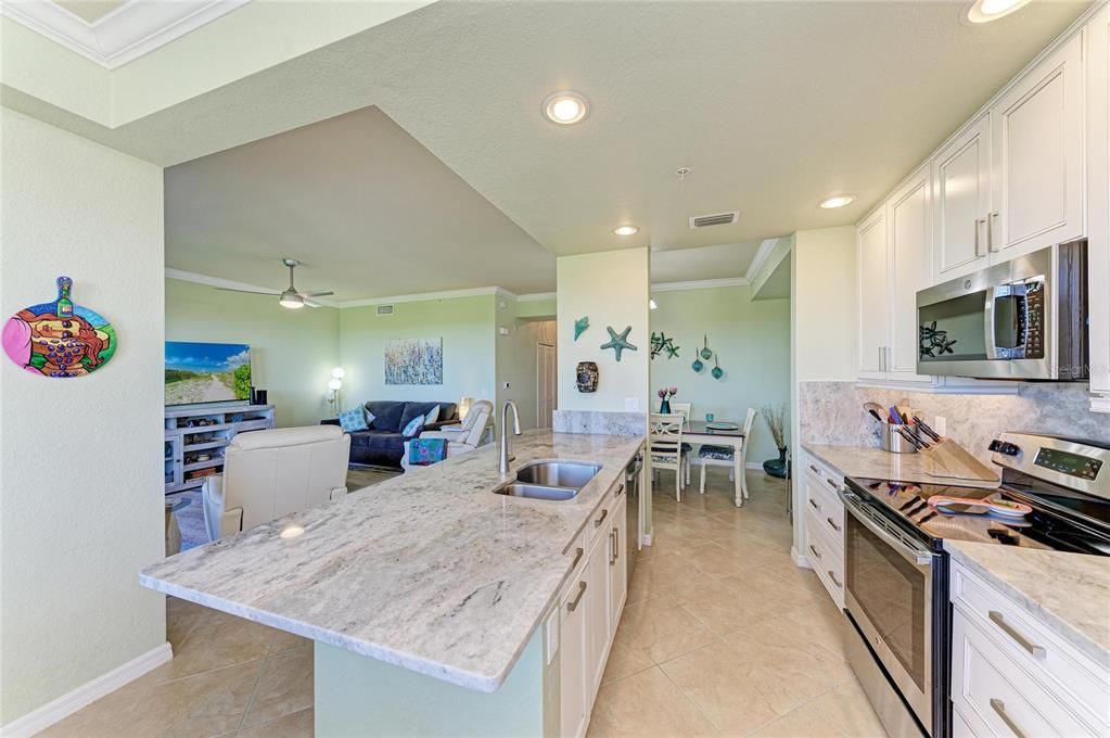 待售: $299,000 (2 贝兹, 2 浴室, 1156 平方英尺)